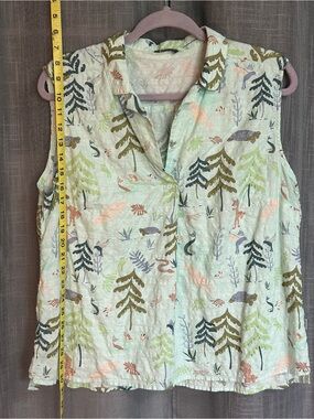 Sleeveless Forest/whimsical animal Print Open neck-Front Top - Mint
